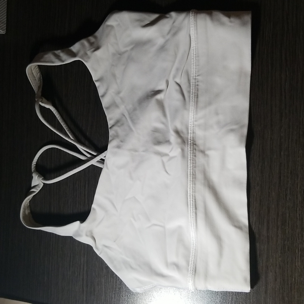 LULULEMON white sportbra SIZE M